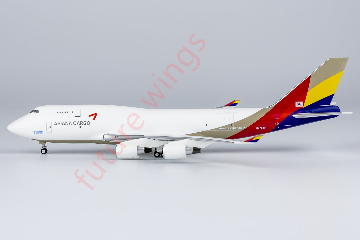 1:400 NG Lite AAR010 Asiana Cargo B747-400BDSF HL7620 Aircraft Model+Free Tractor