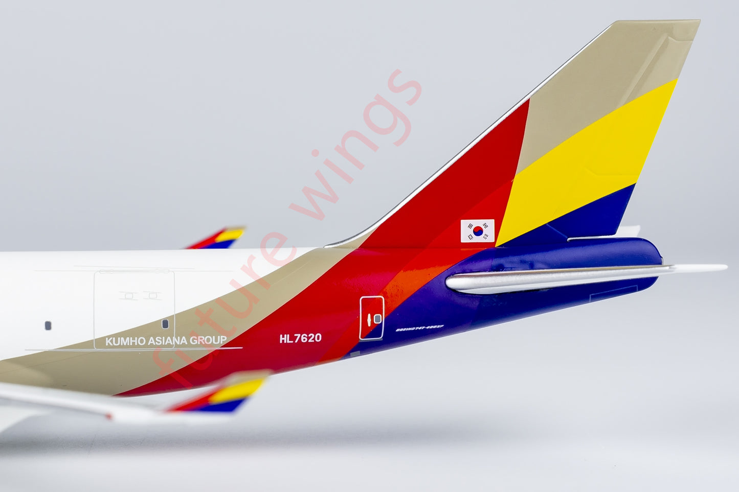 1:400 NG Lite AAR010 Asiana Cargo B747-400BDSF HL7620 Aircraft Model+Free Tractor