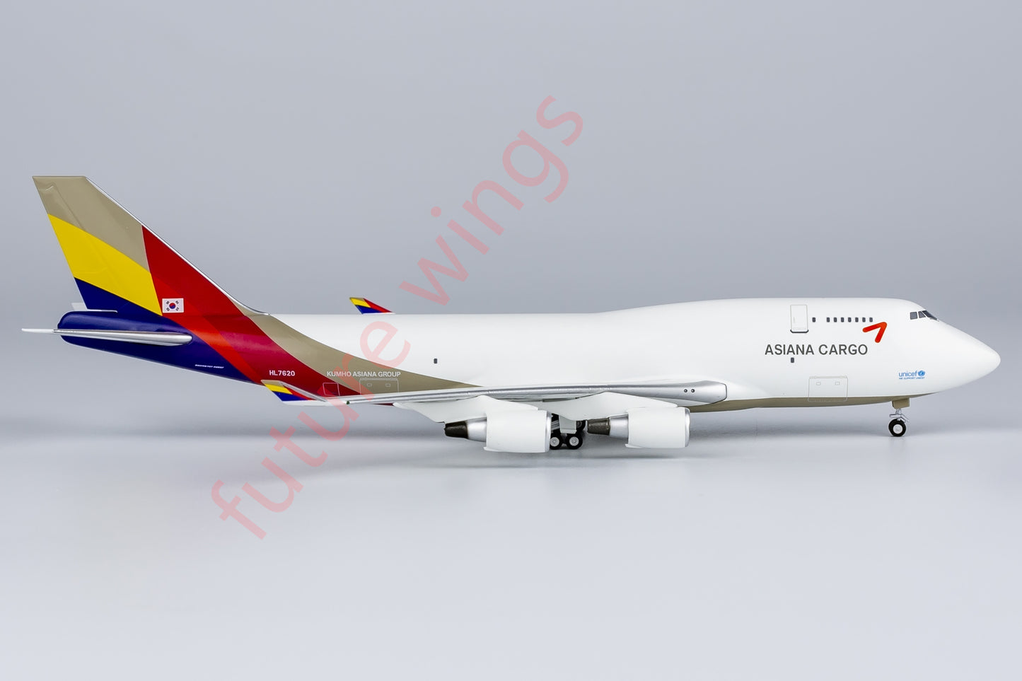 1:400 NG Lite AAR010 Asiana Cargo B747-400BDSF HL7620 Aircraft Model+Free Tractor