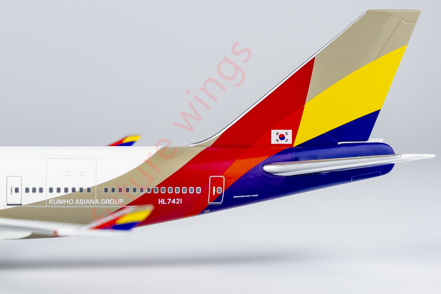 1:400 NG Lite AAR009 Asiana Cargo B747-400M HL7421 Aircraft Model+Free Tractor