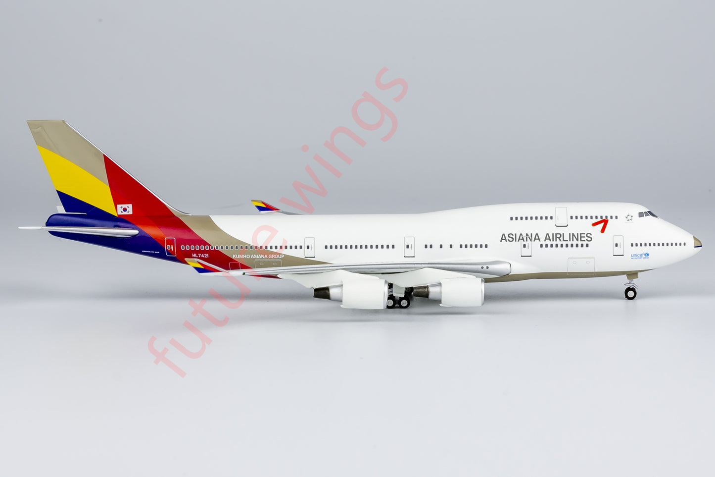 1:400 NG Lite AAR009 Asiana Cargo B747-400M HL7421 Aircraft Model+Free Tractor