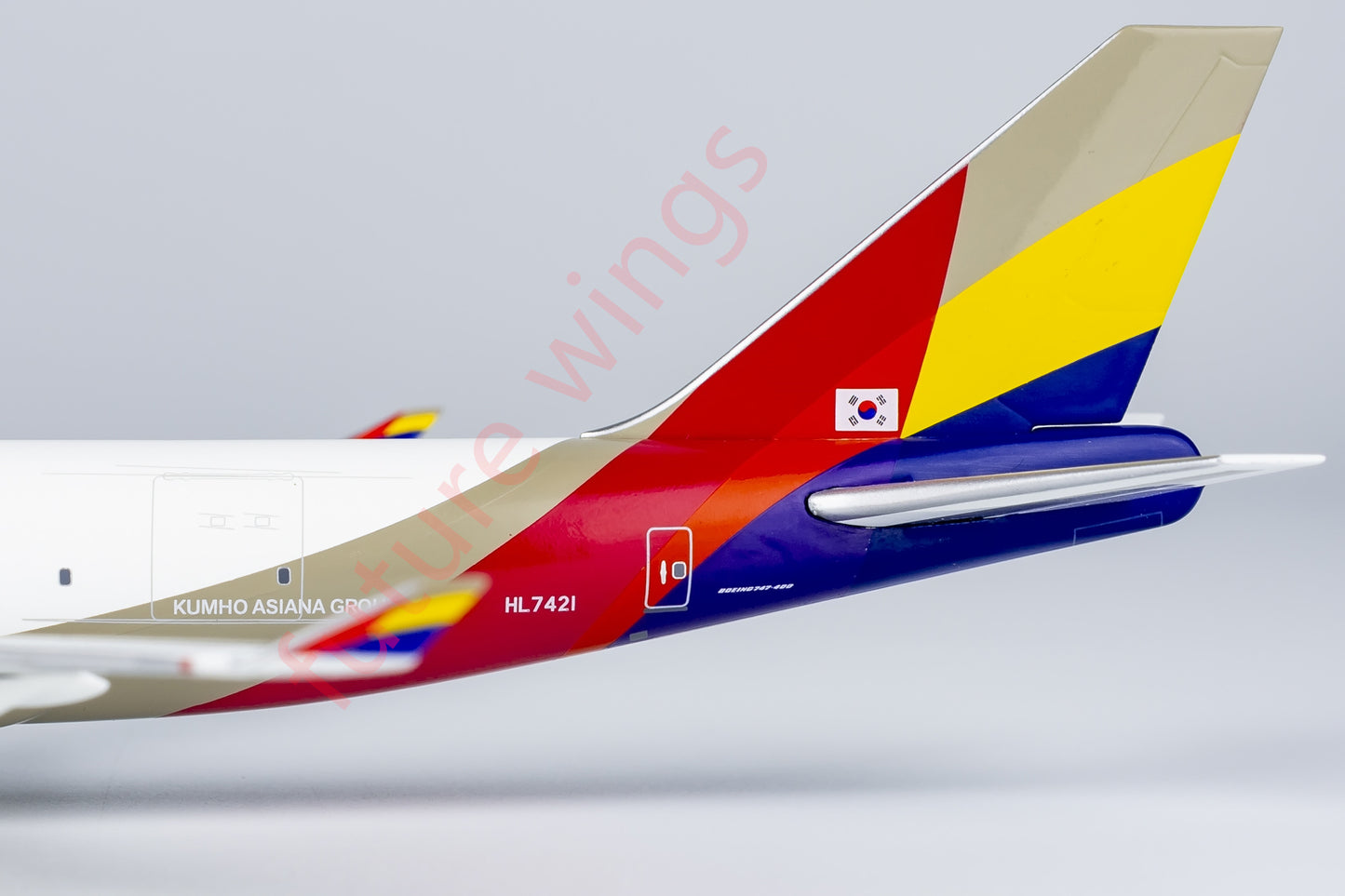 1:400 NG Lite AAR008 Asiana Cargo B747-400BDSF HL7421 Aircraft Model+Free Tractor