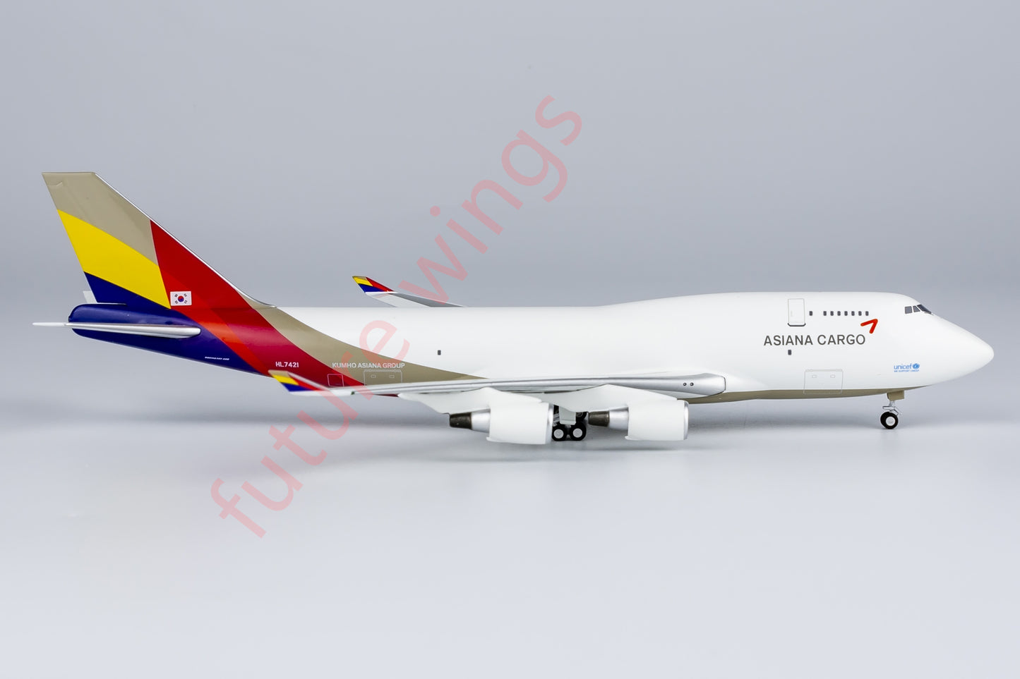 1:400 NG Lite AAR008 Asiana Cargo B747-400BDSF HL7421 Aircraft Model+Free Tractor