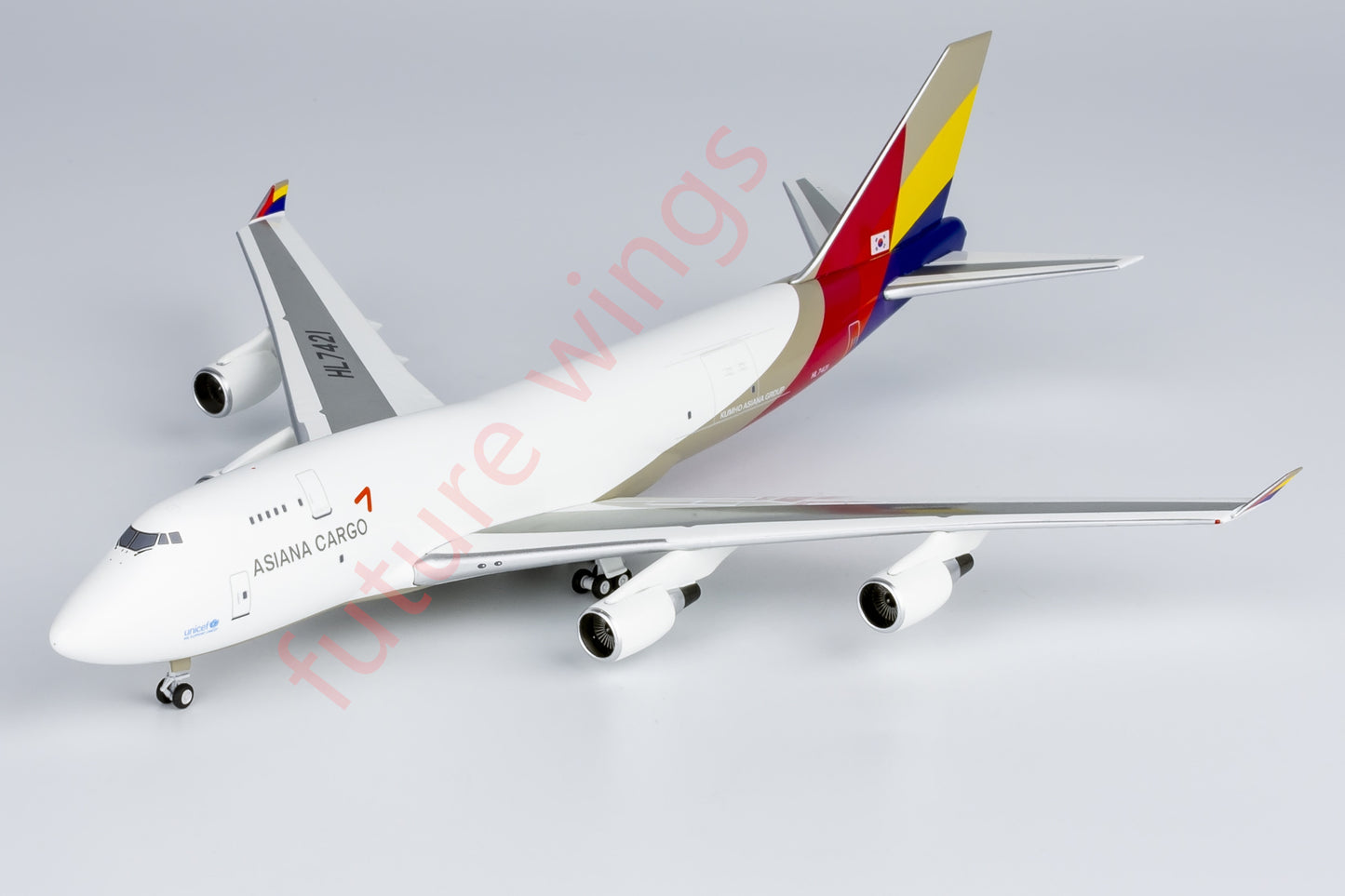 1:400 NG Lite AAR008 Asiana Cargo B747-400BDSF HL7421 Aircraft Model+Free Tractor