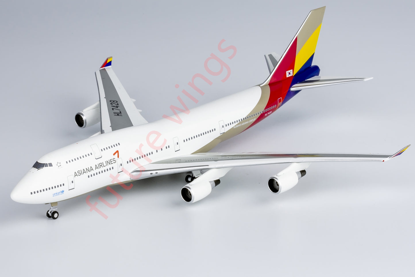 1:400 NG Lite AAR007 Asiana B747-400 HL7428 "Last Fright" Aircraft Model+Free Tractor