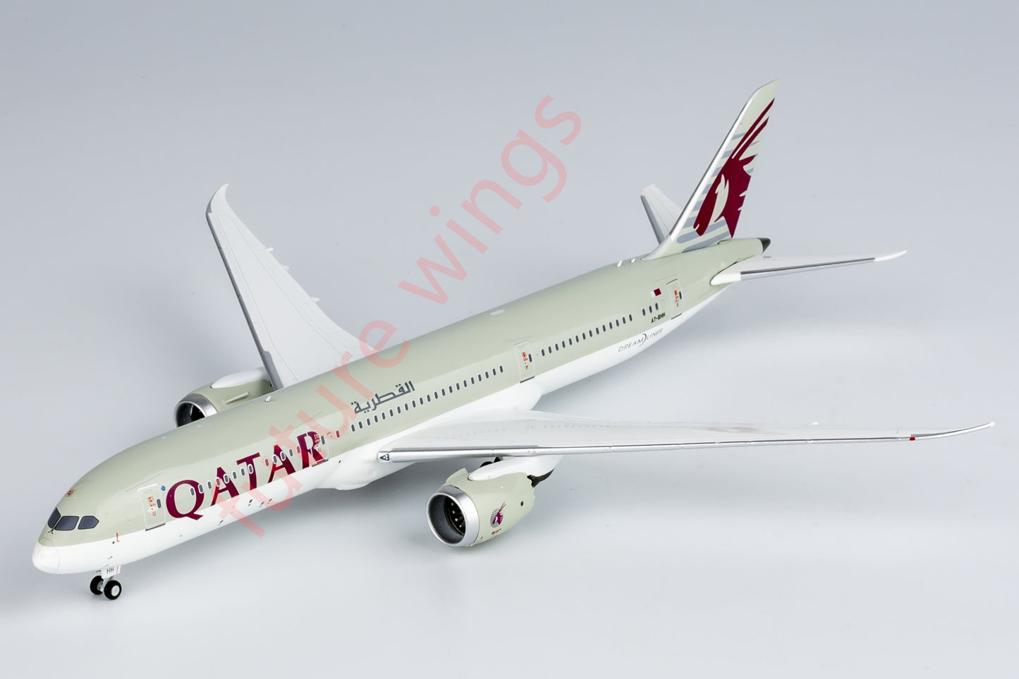 1:400 NG Models NG55106 Qatar Airways B787-9 A7-BHH Aircraft Model+Free Tractor