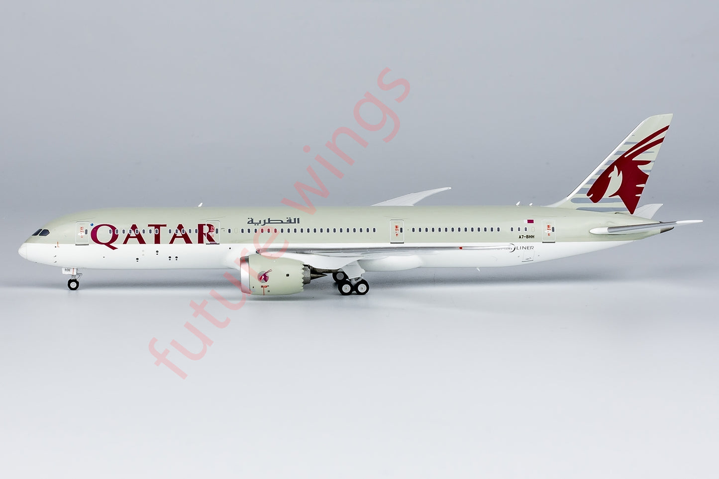 1:400 NG Models NG55106 Qatar Airways B787-9 A7-BHH Aircraft Model+Free Tractor