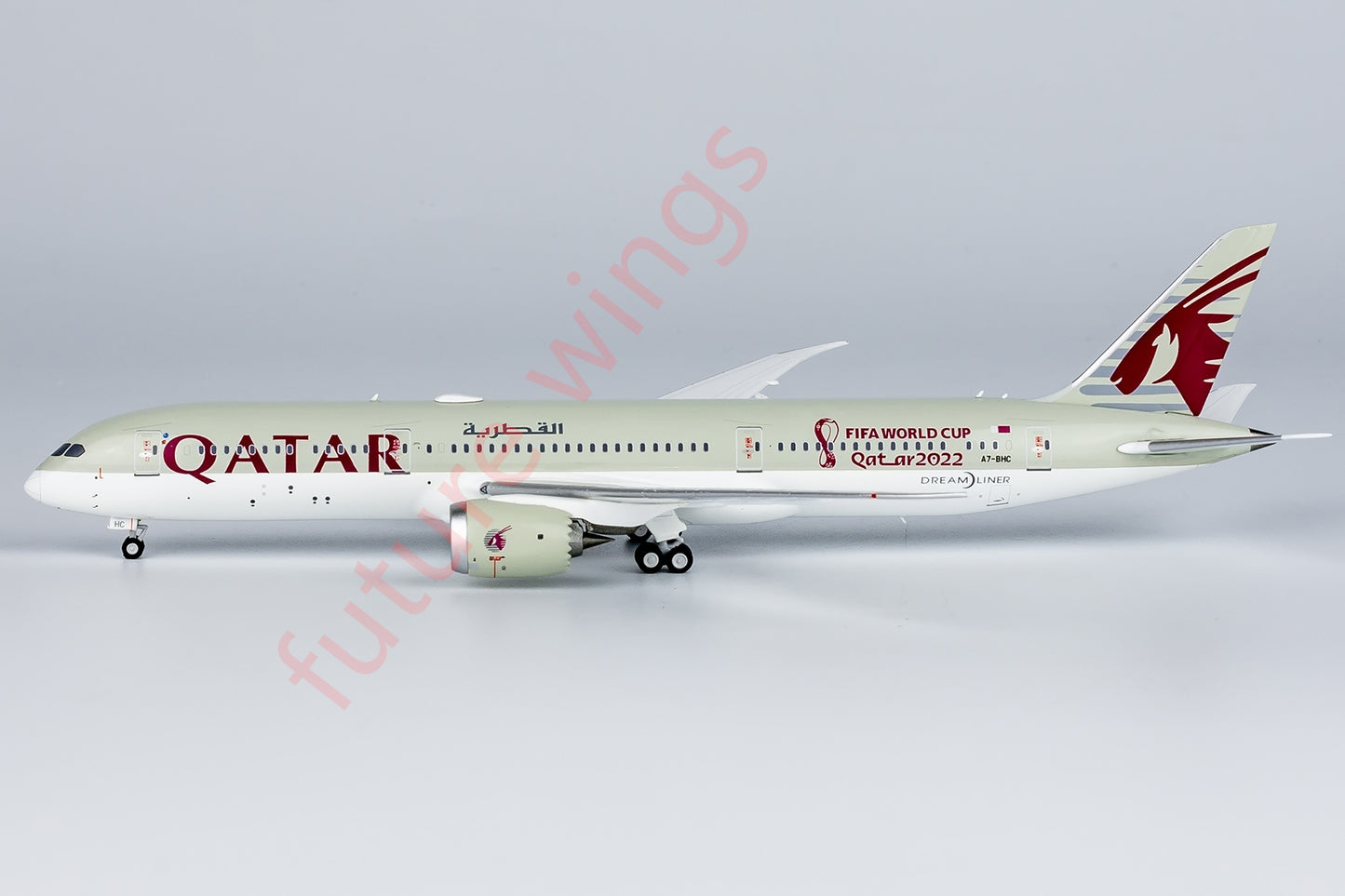 1:400 NG Models NG55098 Qatar Airways B787-9 A7-BHC Aircraft Model+Free Tractor