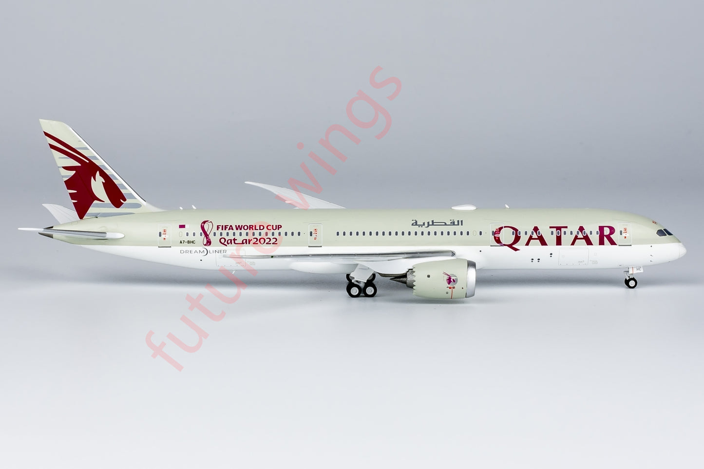 1:400 NG Models NG55098 Qatar Airways B787-9 A7-BHC Aircraft Model+Free Tractor