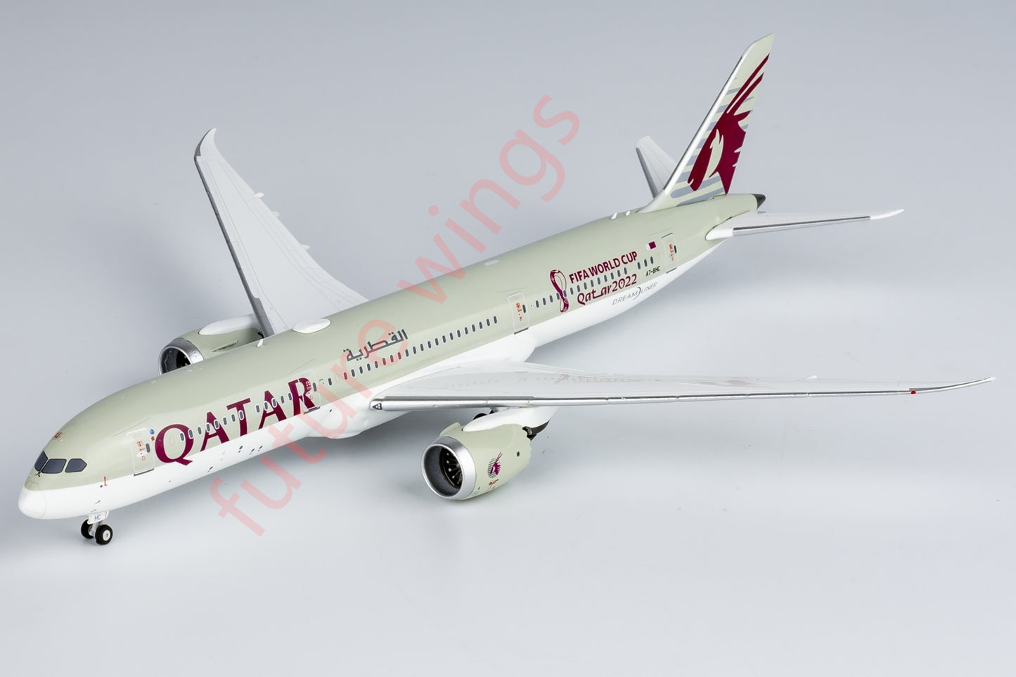 1:400 NG Models NG55098 Qatar Airways B787-9 A7-BHC Aircraft Model+Free Tractor