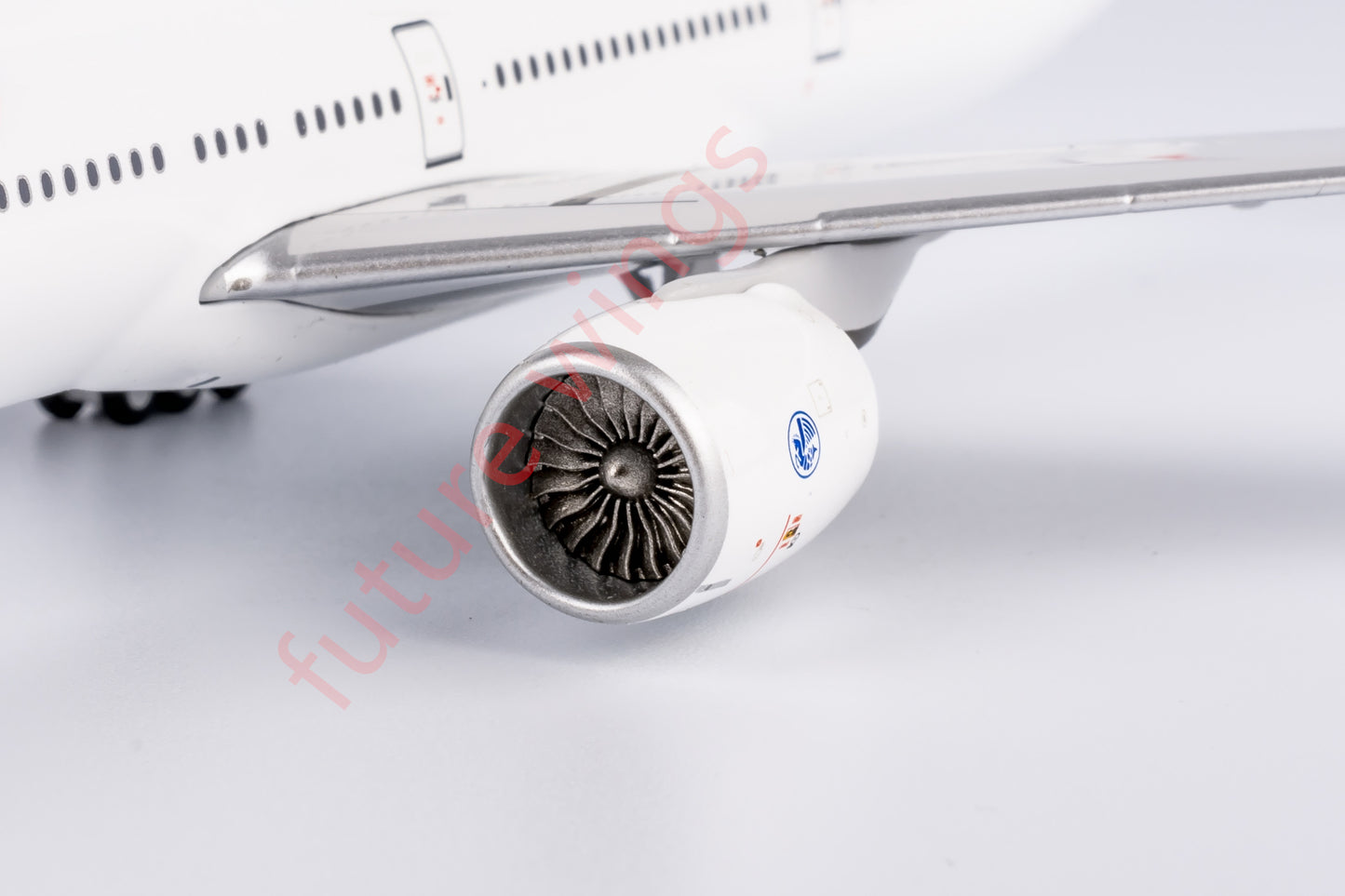 1:400 NG Models NG73055 Air France B777-300ER F-GSQG Aircraft Model+Free Tractor