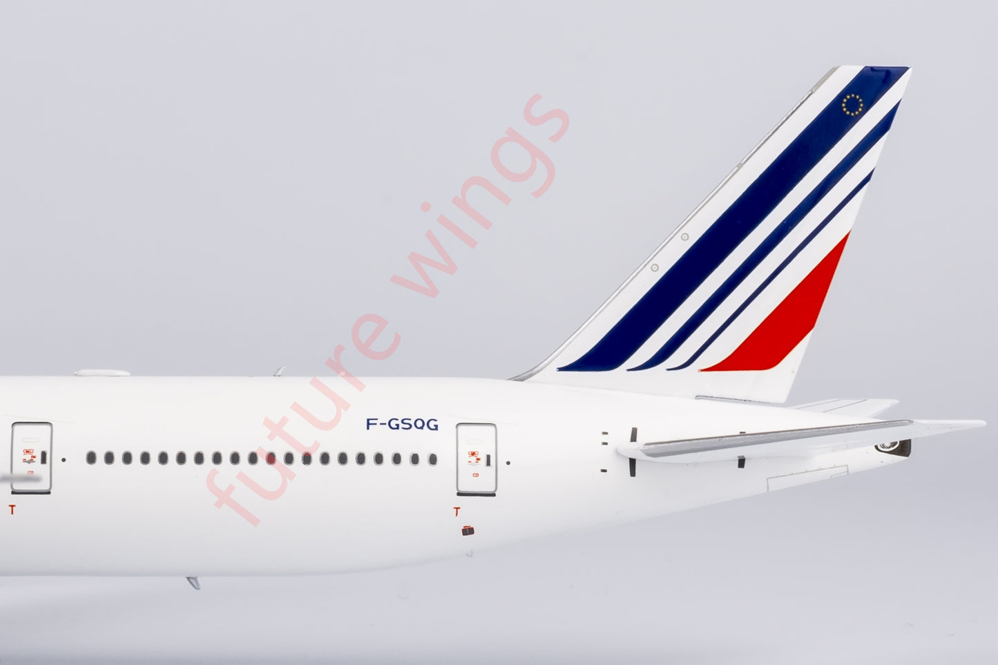 1:400 NG Models NG73055 Air France B777-300ER F-GSQG Aircraft Model+Free Tractor