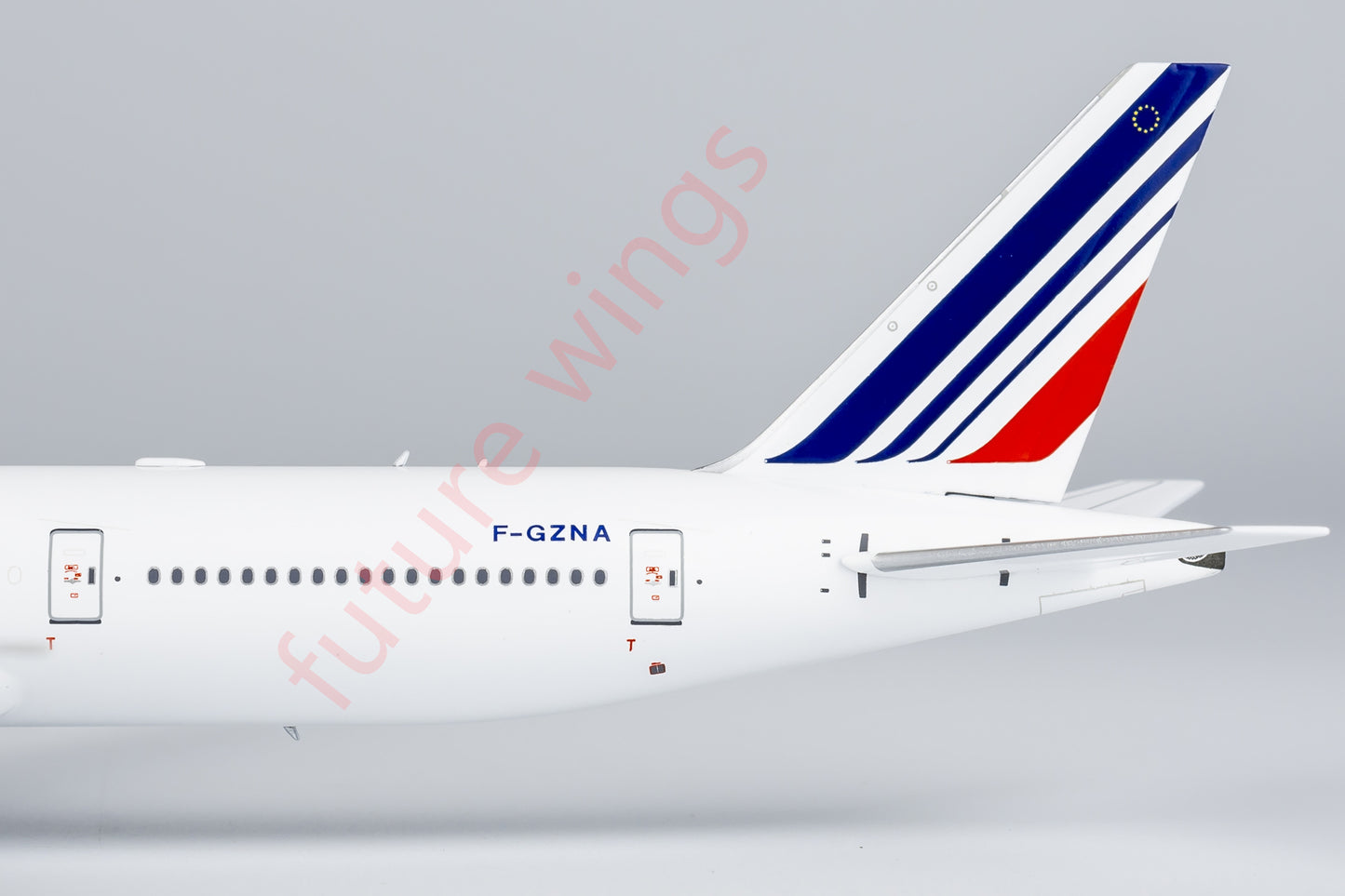 1:400 NG Models NG73053 Air France B777-300ER F-GZNA Aircraft Model+Free Tractor