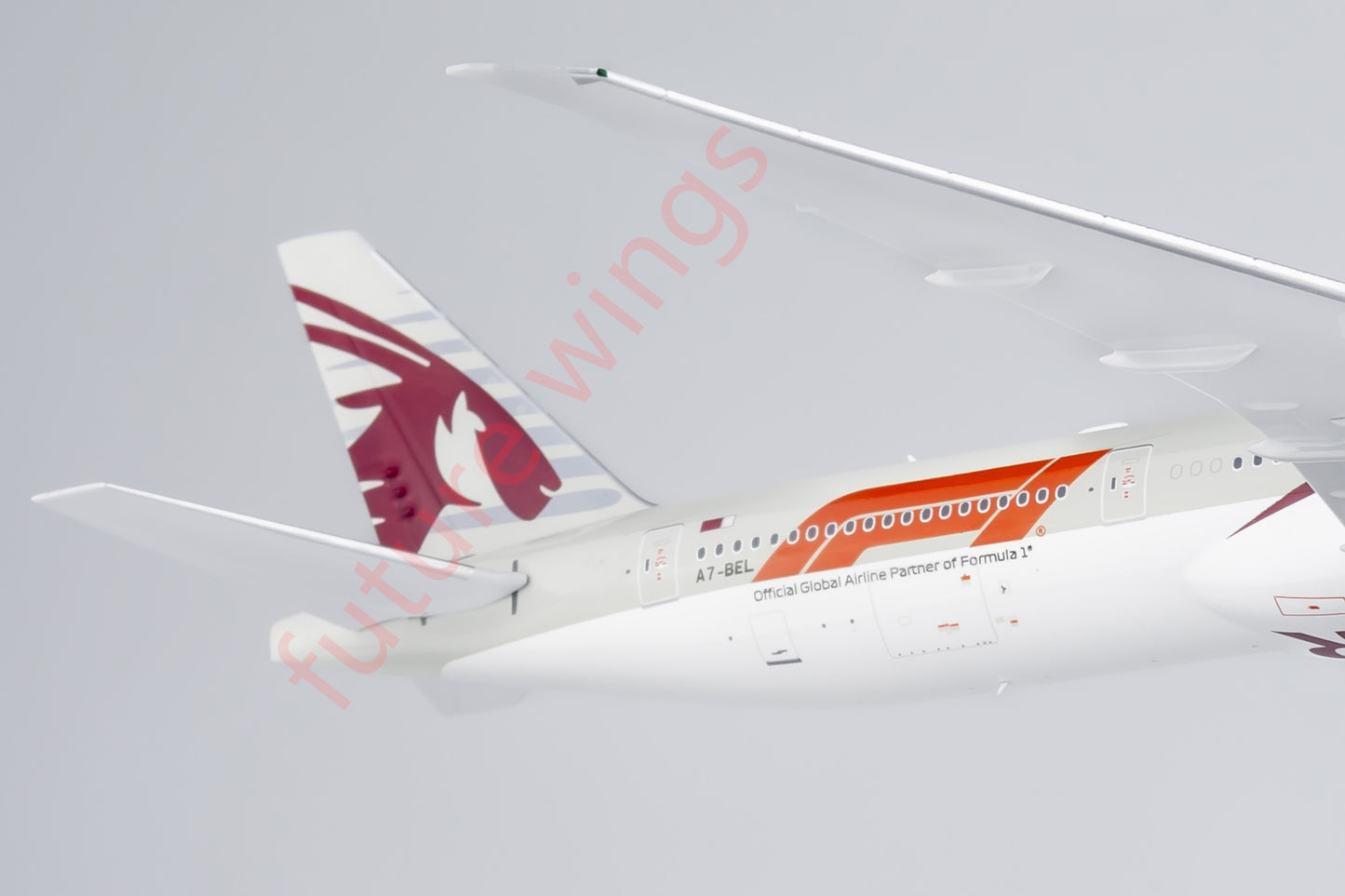 1:400 NG Models NG73038 Qatar Airways B777-300ER A7-BEL "F1" Aircraft Model+Free Tractor