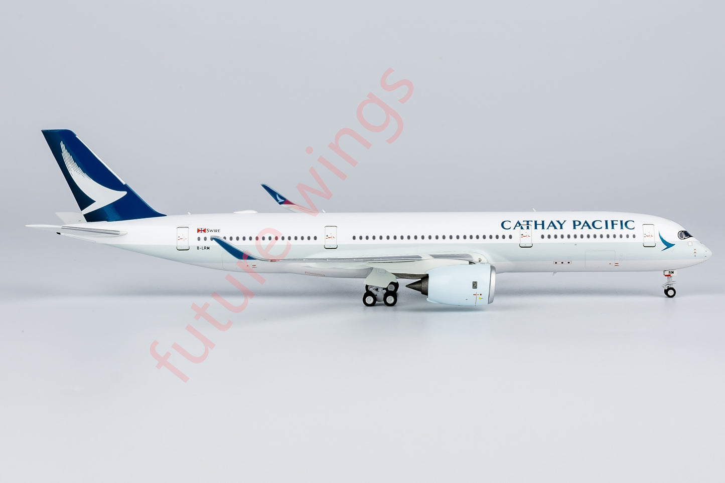 1:400 NG Models NG39078 Cathay Pacific A350-900 B-LRM Aircraft Model+Free Tractor