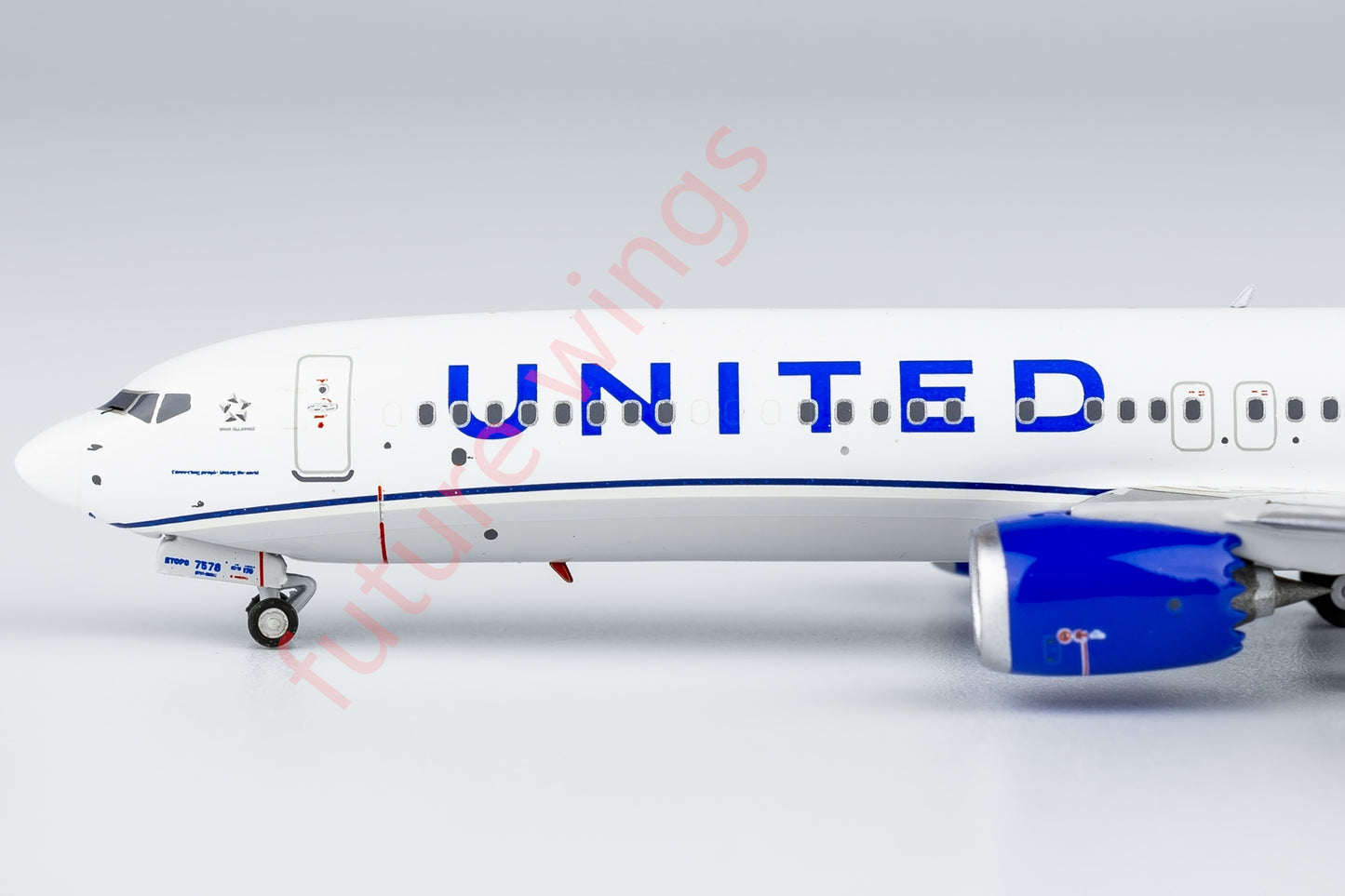 1:400 NG Models NG89013 United Airlines B737 MAX9 N77578 Aircraft Model+Free Tractor