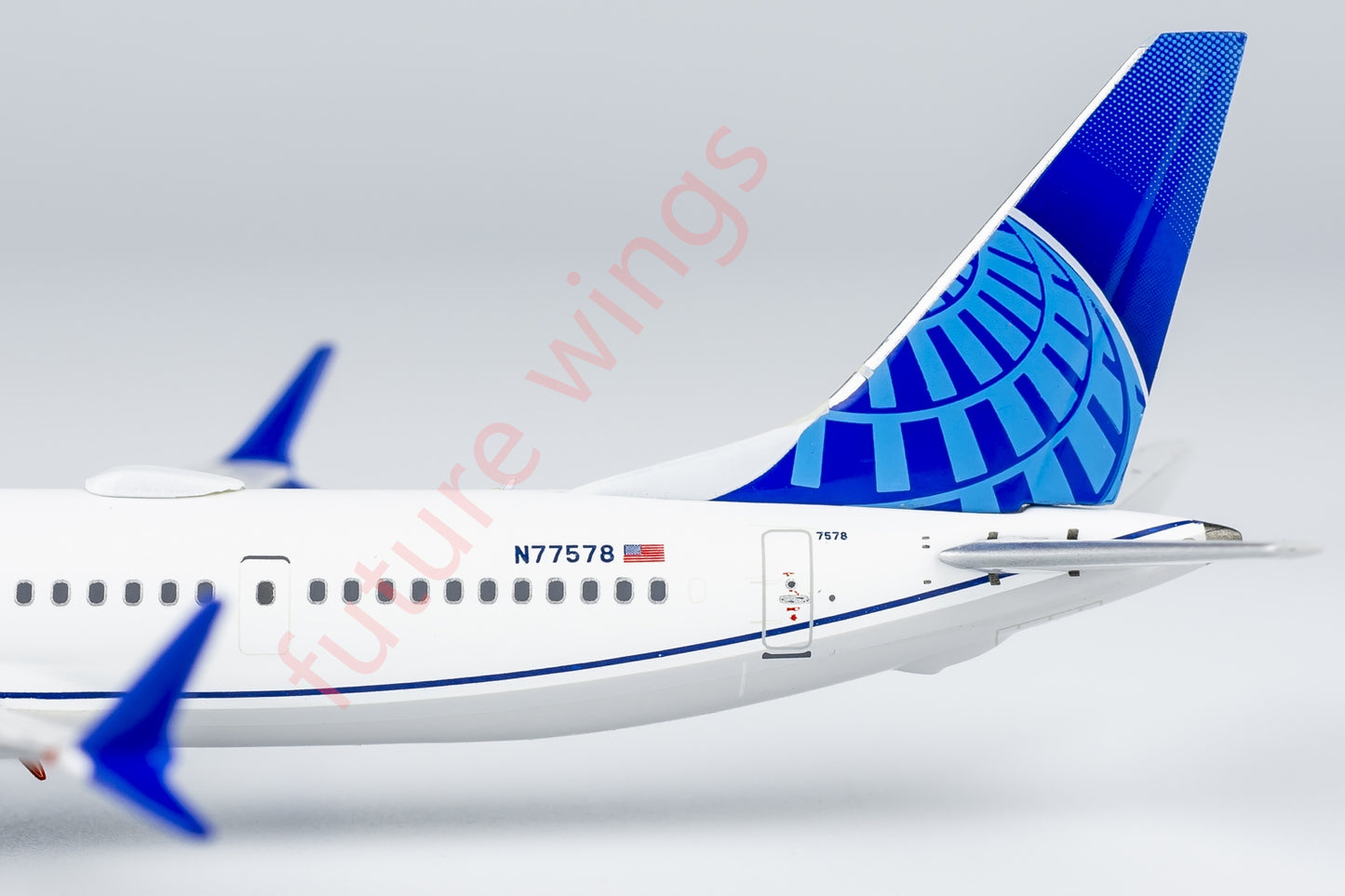 1:400 NG Models NG89013 United Airlines B737 MAX9 N77578 Aircraft Model+Free Tractor