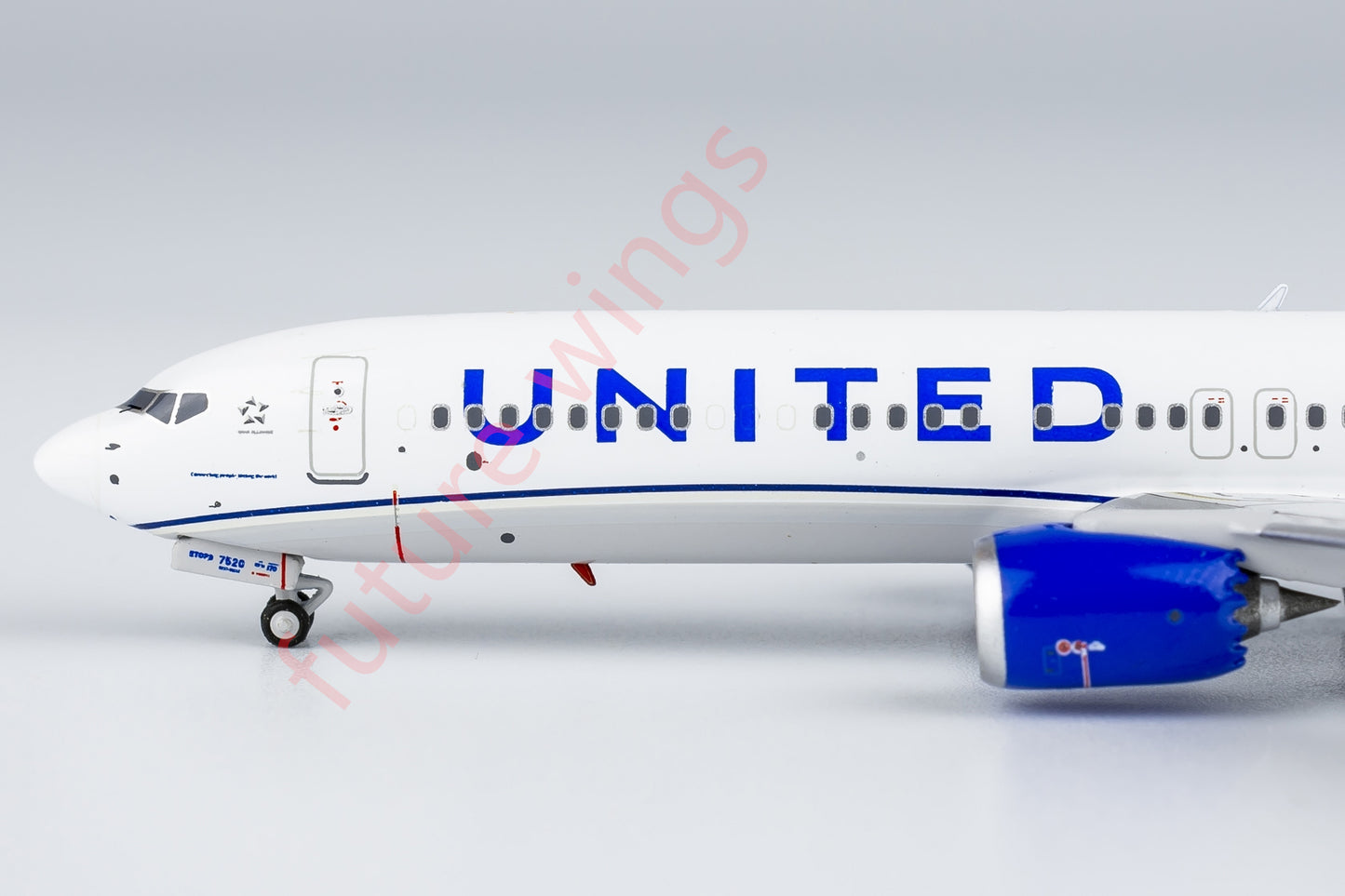 1:400 NG Models NG89012 United Airlines B737 MAX9 N27520 Aircraft Model+Free Tractor