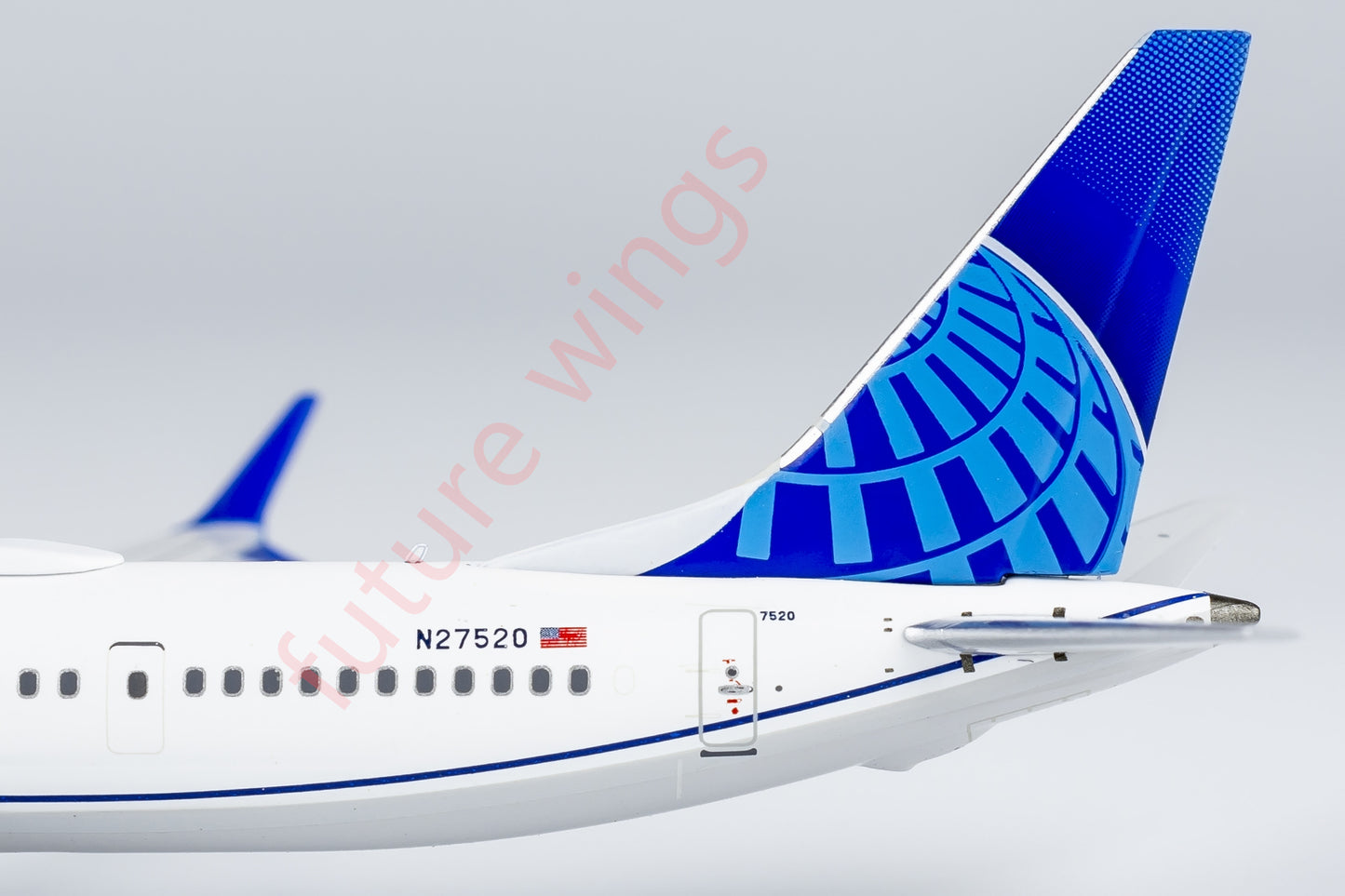 1:400 NG Models NG89012 United Airlines B737 MAX9 N27520 Aircraft Model+Free Tractor