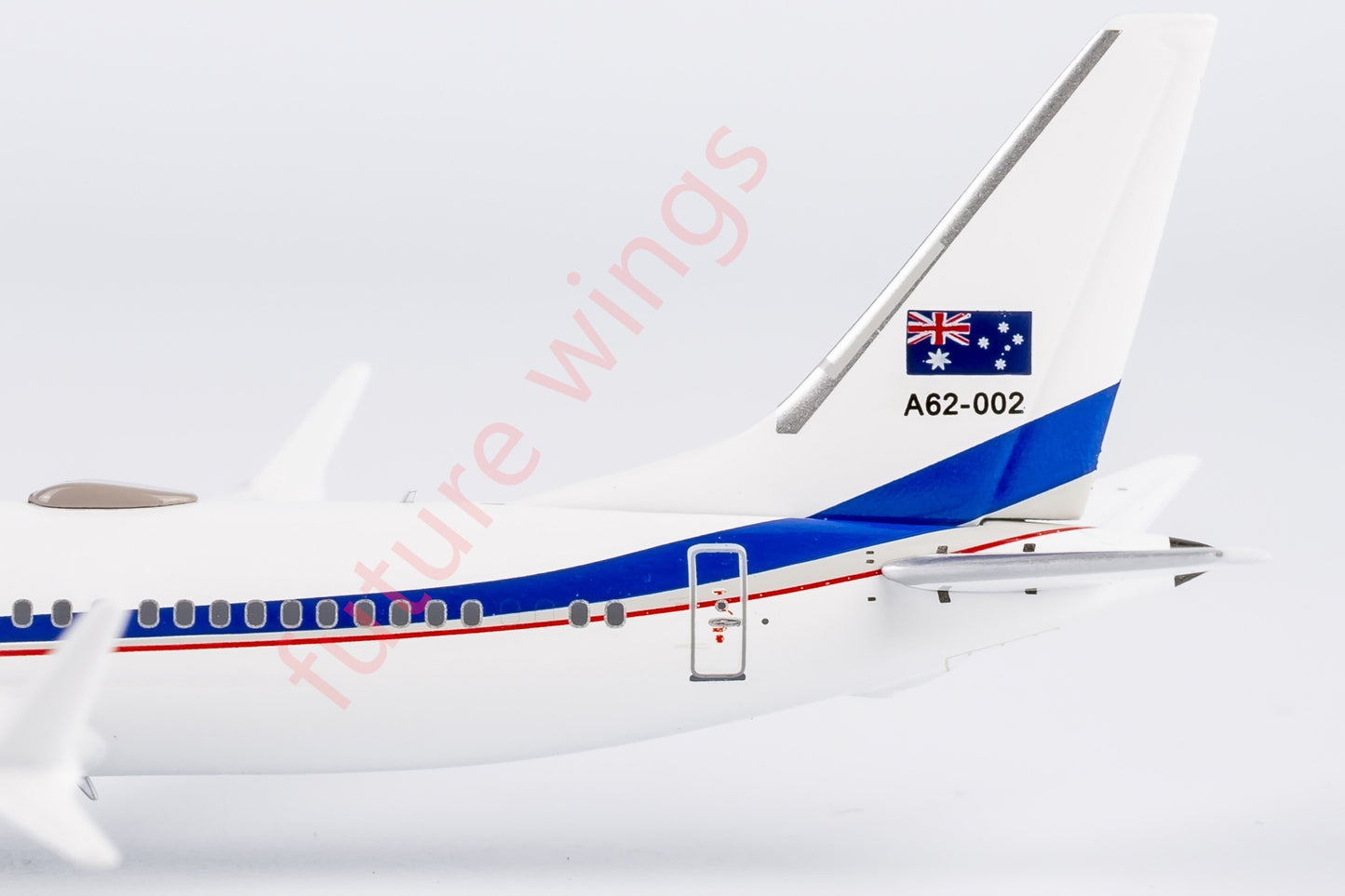 1:400 NG Models NG88036 Royal Australian Air Force B737 MAX8 A62-002 Aircraft Model+Free Tractor