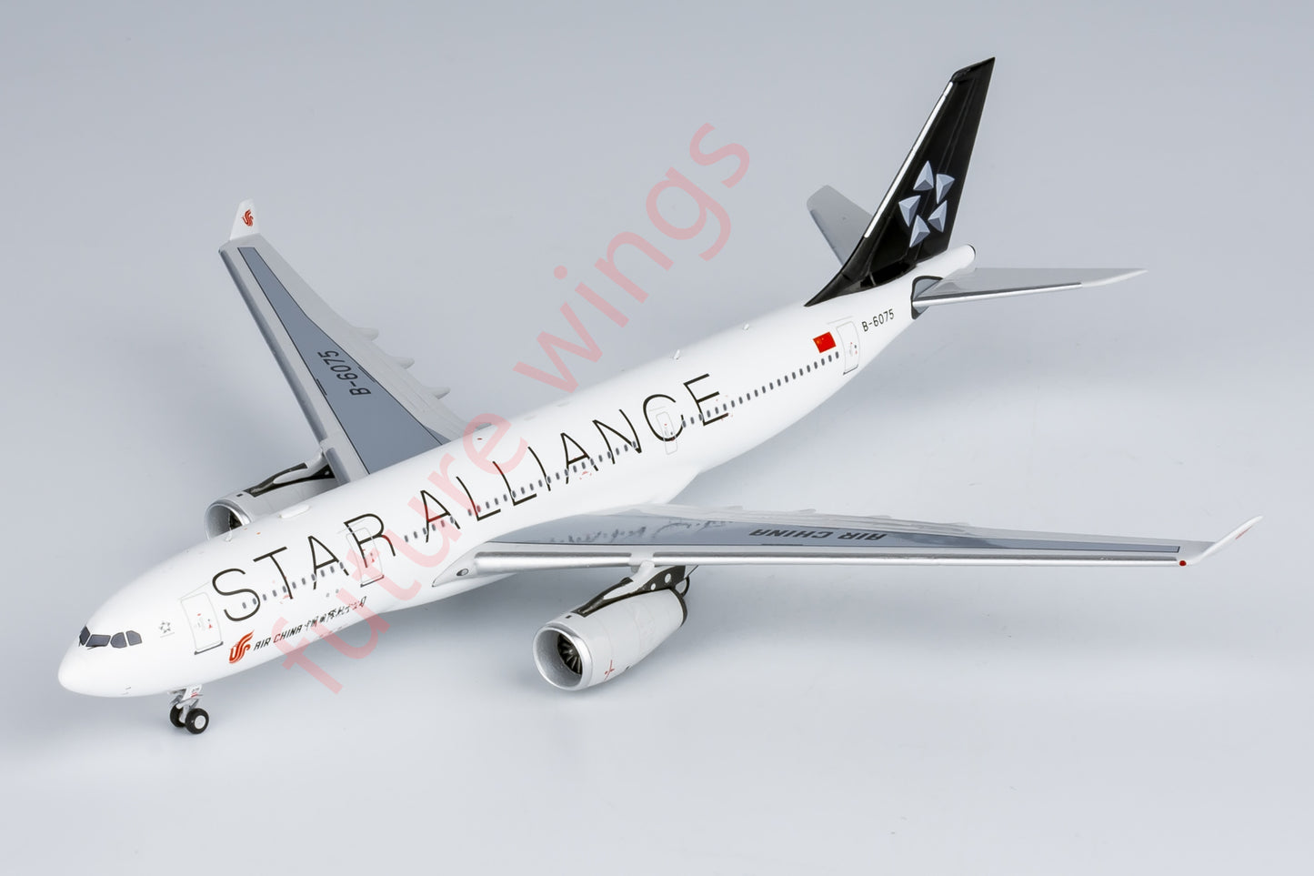 1:400 NG Models NG61082 Air China A330-200 B-6075 "STAR ALLIANCE"Aircraft Model+Free Tractor