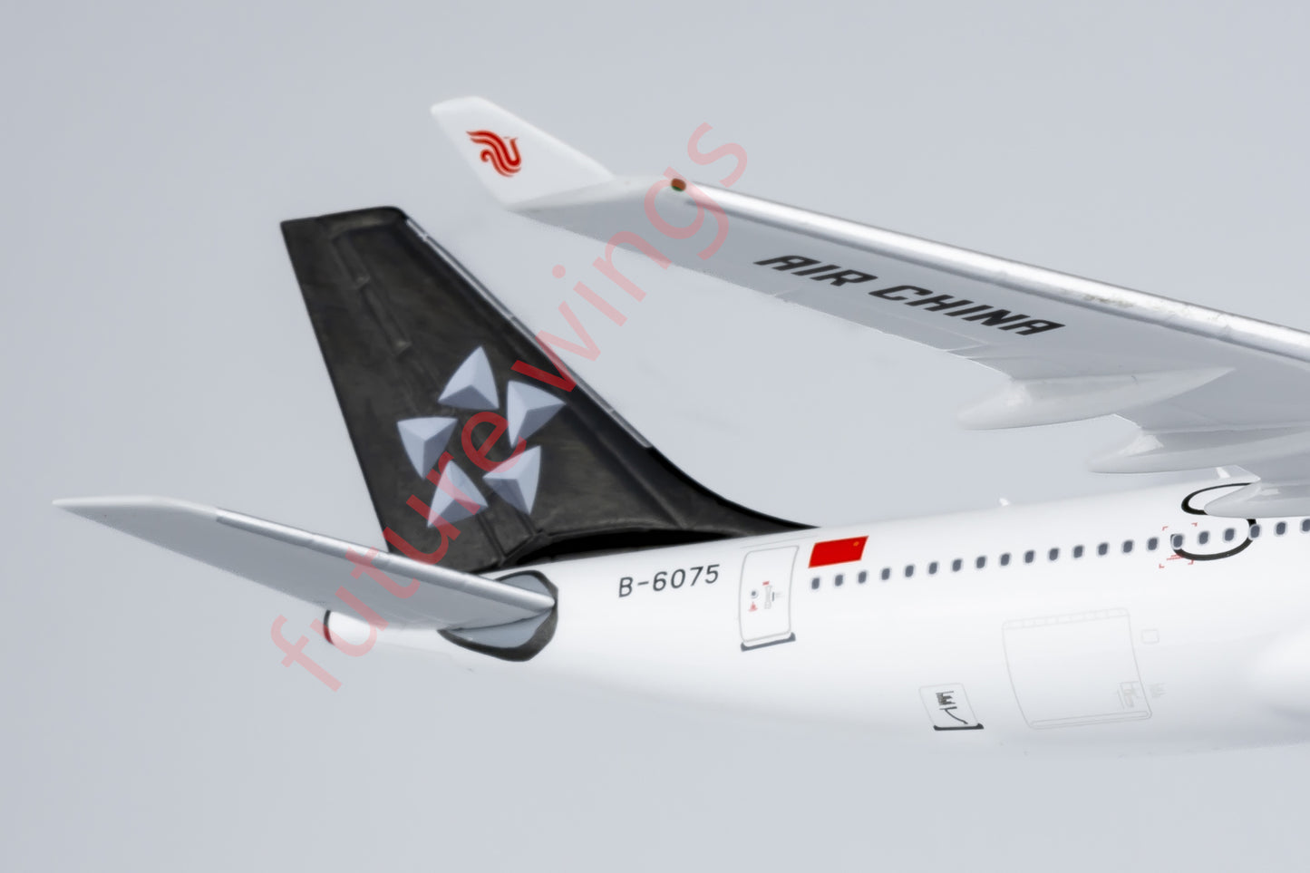 1:400 NG Models NG61082 Air China A330-200 B-6075 "STAR ALLIANCE"Aircraft Model+Free Tractor