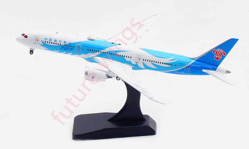 1:400 Aviation400 China Southern Airlines B787-9 B-1243 Aircraft Model Free Tractor+Stand