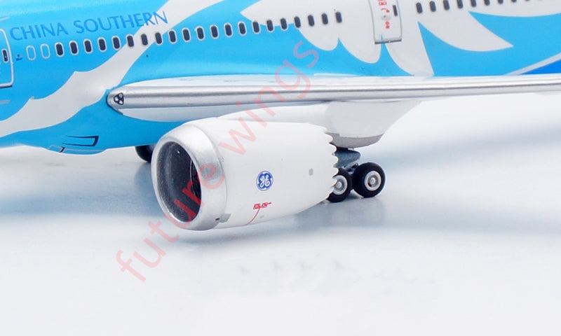 1:400 Aviation400 China Southern Airlines B787-9 B-1243 Aircraft Model Free Tractor+Stand