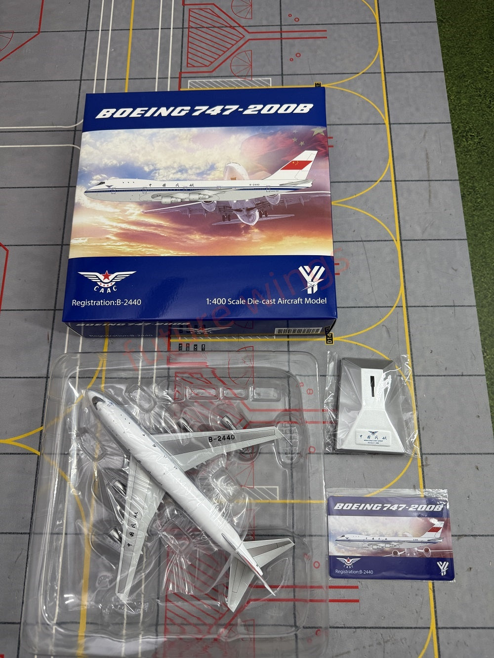 1:400 YY Wings Civil Aviation of China CAAC B747-200B B-2440+Free Tractor