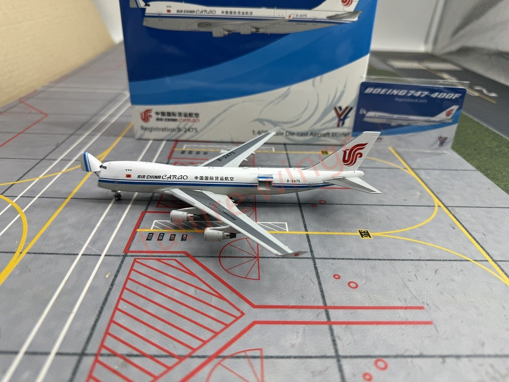 1:400 YY Wings Air China Cargo B747-400F/B747-200F Aircraft Model+Tractor