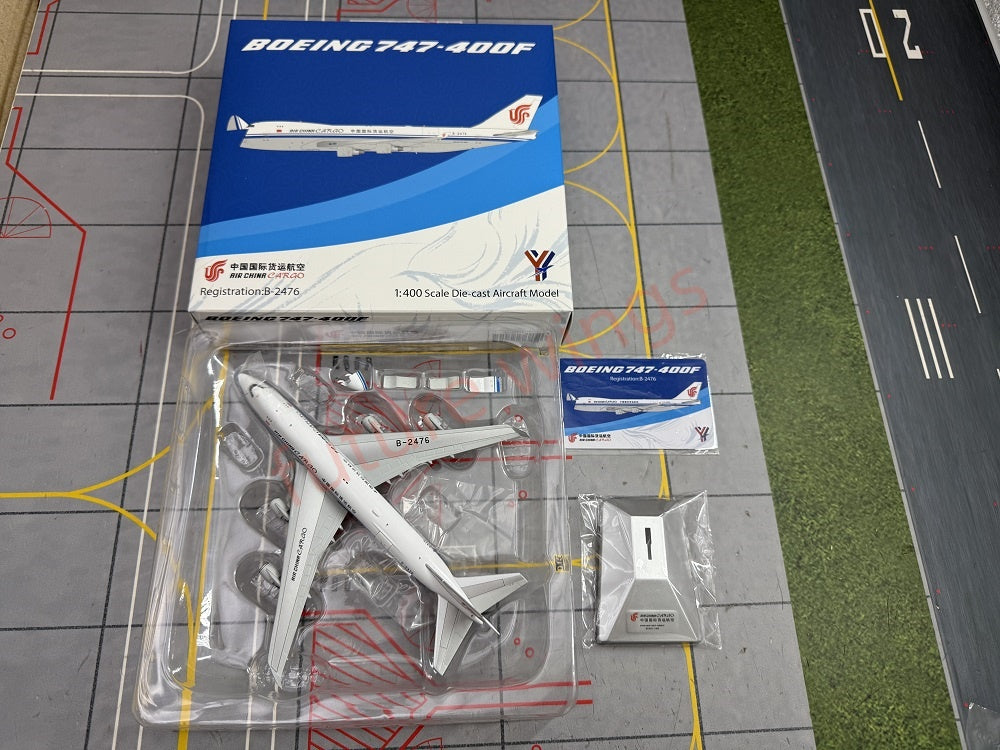 1:400 YY Wings Air China Cargo B747-400F/B747-200F Aircraft Model+Tractor