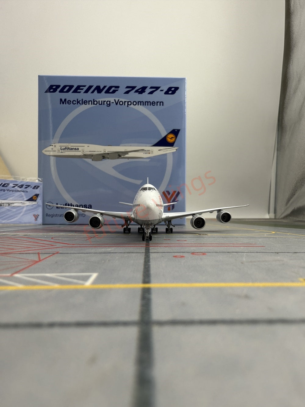 1:400 YY Wings Lufthansa Airlines Boeing 747-8 D-ABYD Aircraft Model+Free Tractor