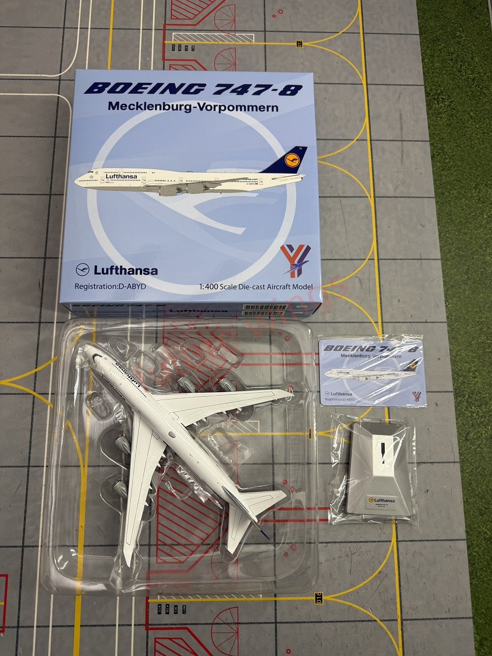 1:400 YY Wings Lufthansa Airlines Boeing 747-8 D-ABYD Aircraft Model+Free Tractor