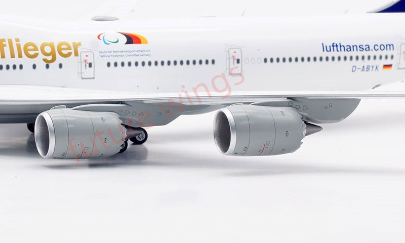 1:200 SQ Wings Lufthansa Airlines B747-8 D-ABYK Diecast Aircraft Model