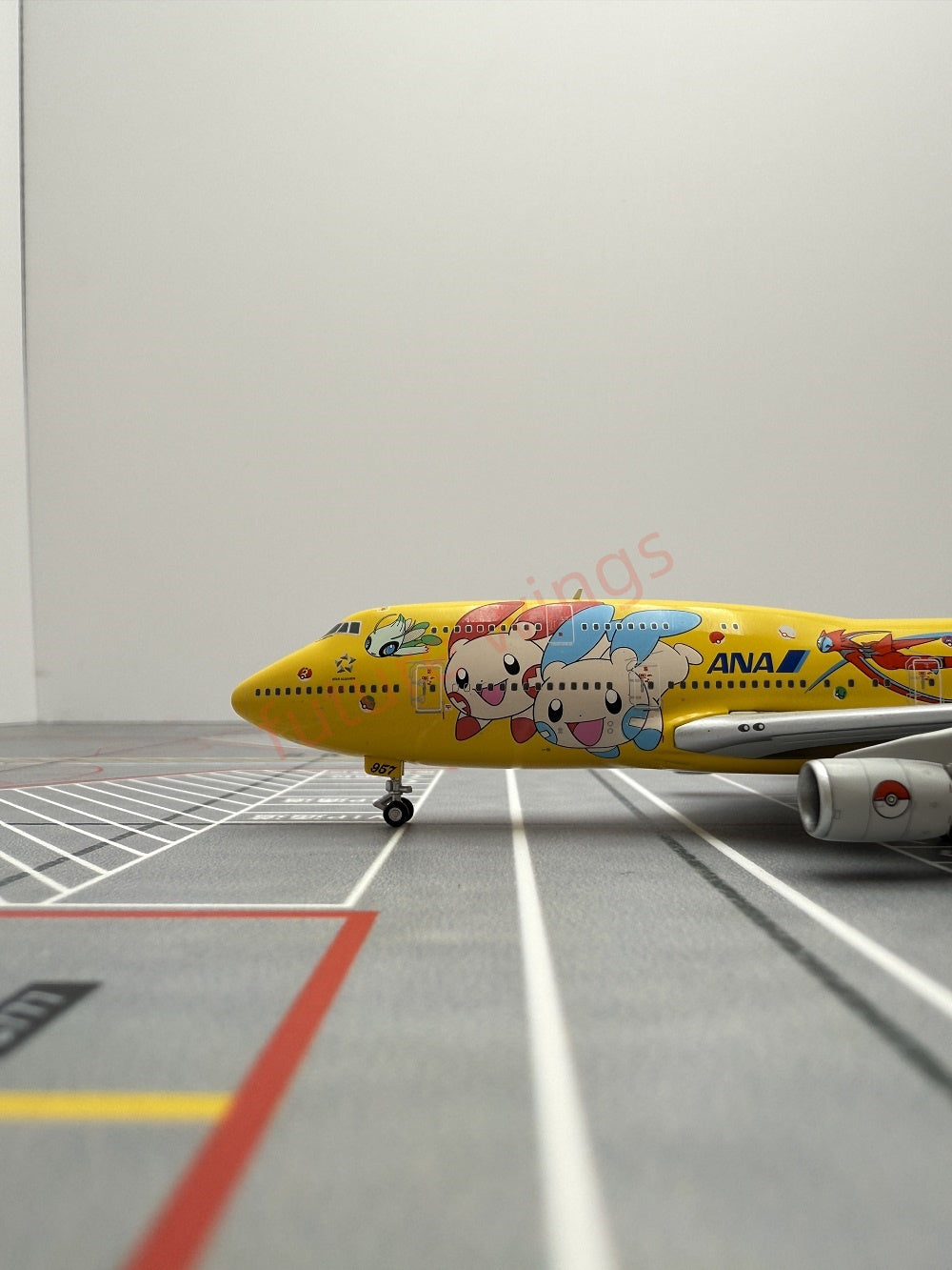 1:400 Geministar ANA B747-400 JA8957 "Pokemon" Aircraft Model+Free Tractor