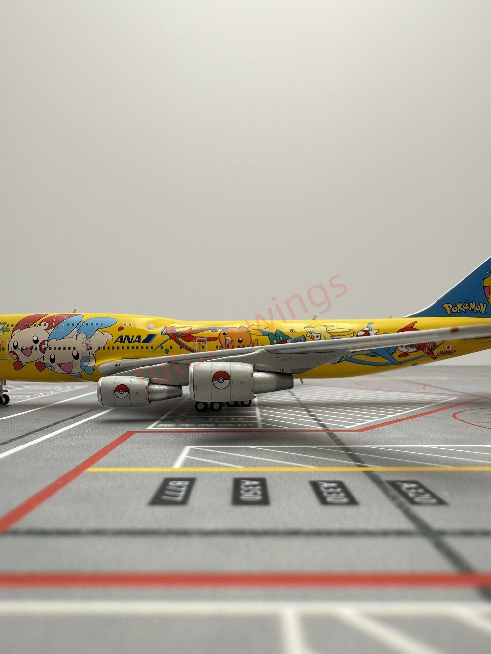 1:400 Geministar ANA B747-400 JA8957 "Pokemon" Aircraft Model+Free Tractor