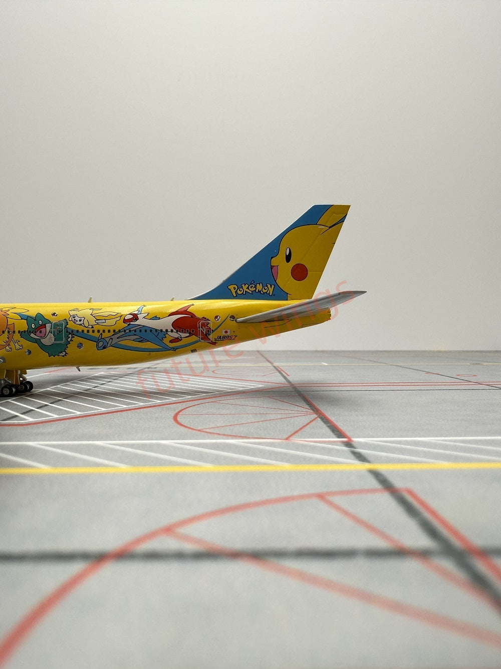 1:400 Geministar ANA B747-400 JA8957 "Pokemon" Aircraft Model+Free Tractor