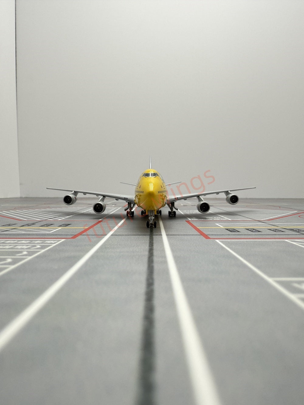 1:400 Geministar ANA B747-400 JA8957 "Pokemon" Aircraft Model+Free Tractor