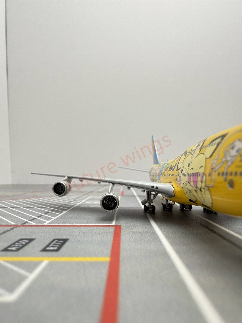 1:400 Geministar ANA B747-400 JA8957 "Pokemon" Aircraft Model+Free Tractor