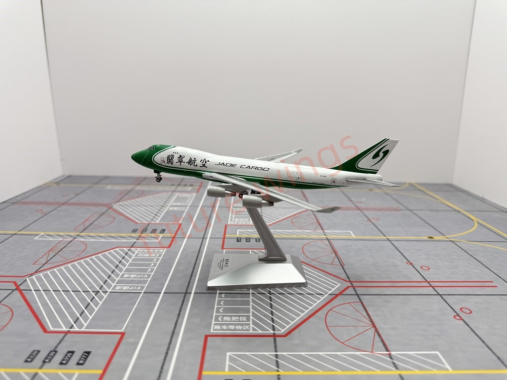 1:400 Geministar JADE Cargo B747-400 B-2422 Aircraft Model+Free Tractor