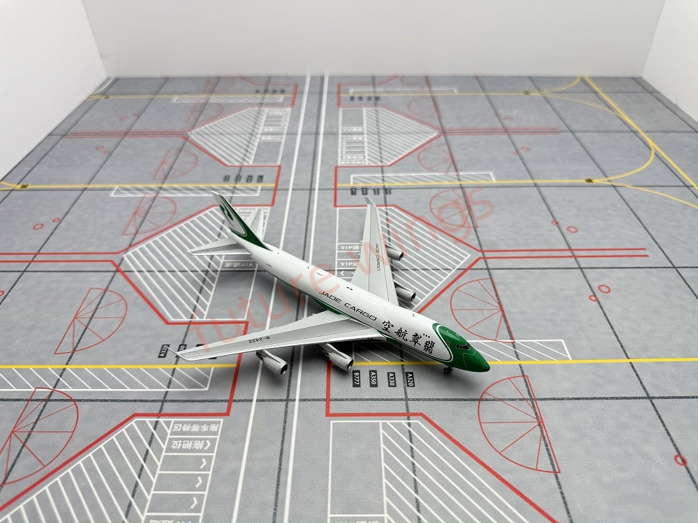 1:400 Geministar JADE Cargo B747-400 B-2422 Aircraft Model+Free Tractor