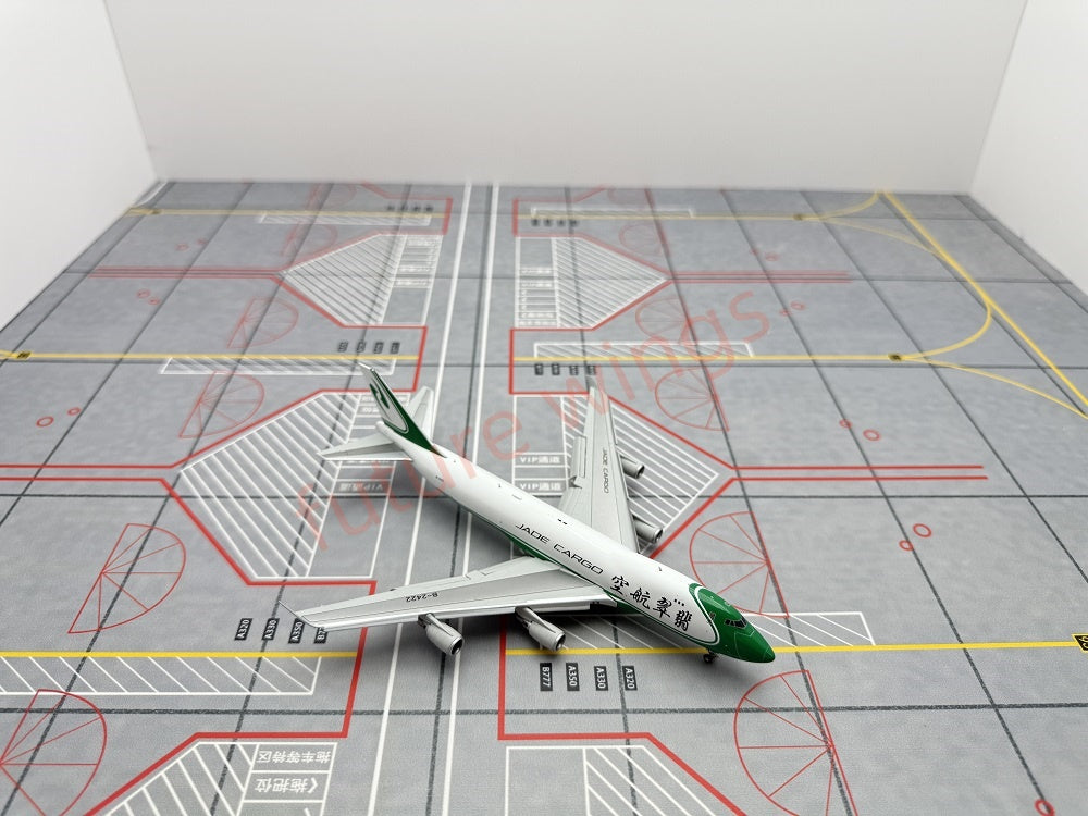 1:400 Geministar JADE Cargo B747-400 B-2422 Aircraft Model+Free Tractor