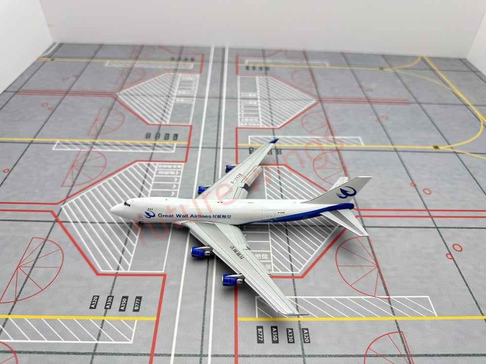 1:400 Geministar Great Wall Airlines B747-400 B-2428 Aircraft Model+Free Tractor