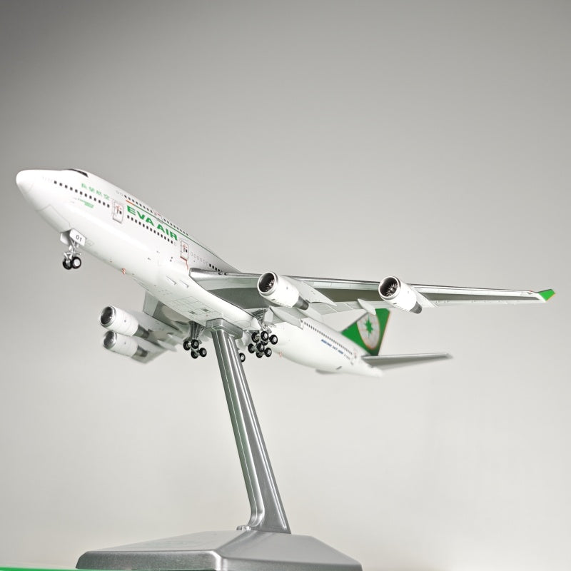 1:400 Geministar EVA Air B747-400 B-16401 Aircraft Model+Free Tractor