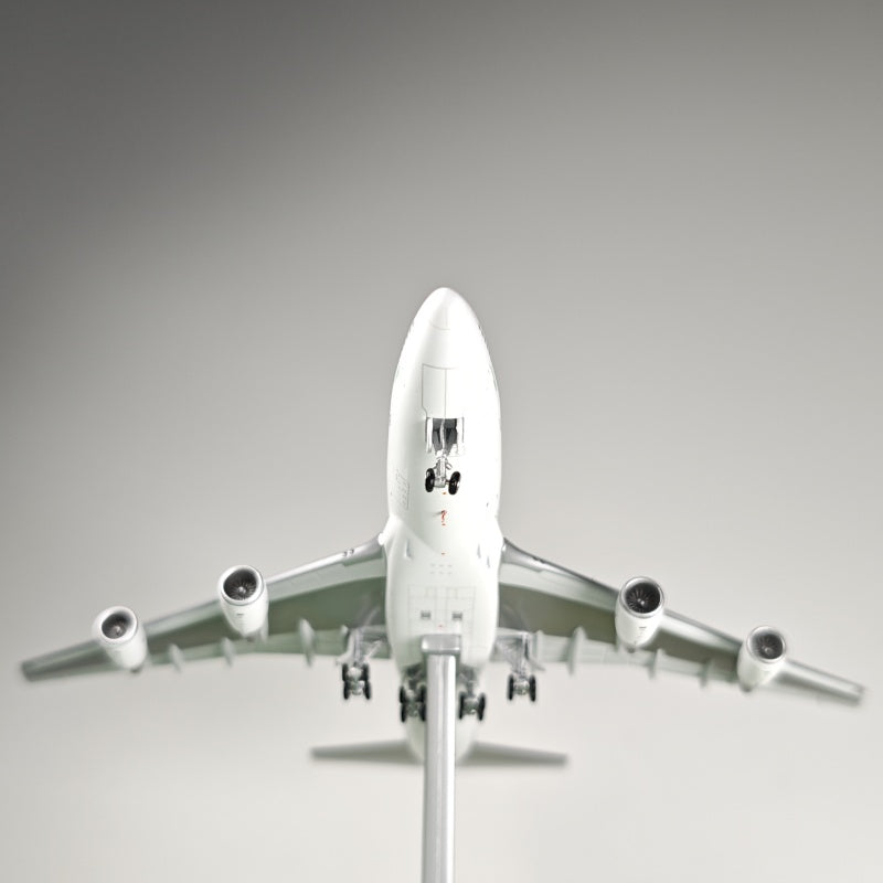 1:400 Geministar EVA Air B747-400 B-16401 Aircraft Model+Free Tractor
