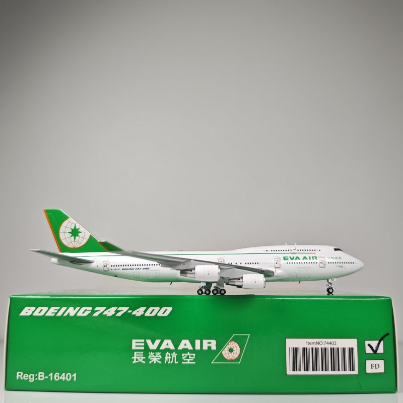 1:400 Geministar EVA Air B747-400 B-16401 Aircraft Model+Free Tractor