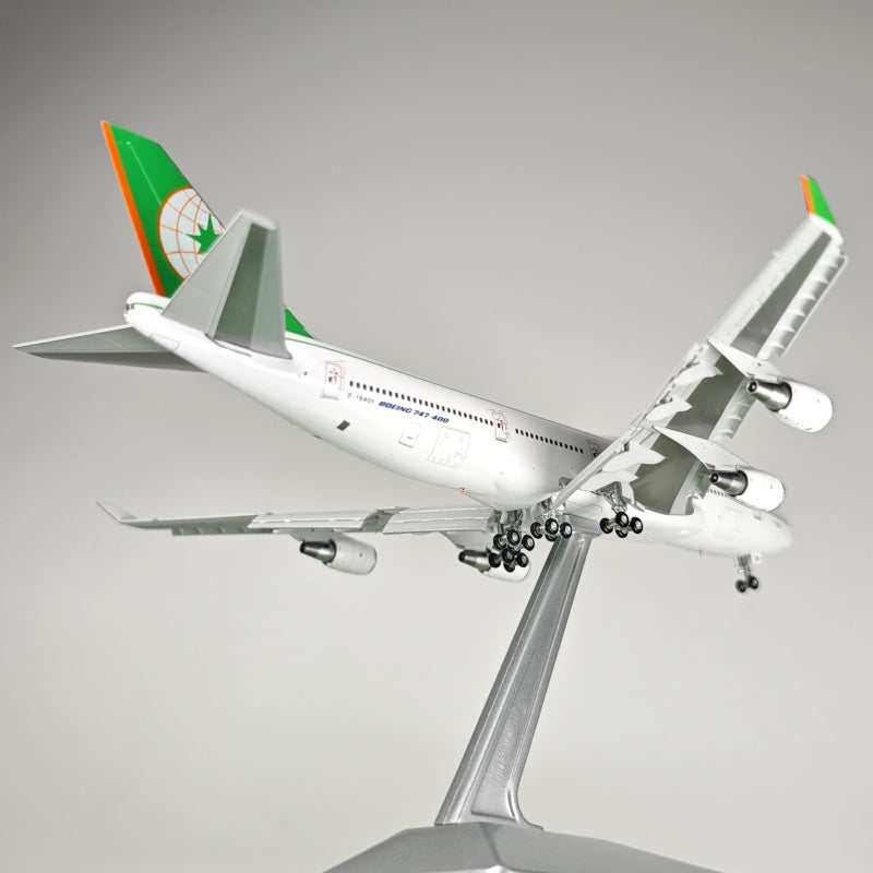 1:400 Geministar EVA Air B747-400 B-16401 Aircraft Model+Free Tractor