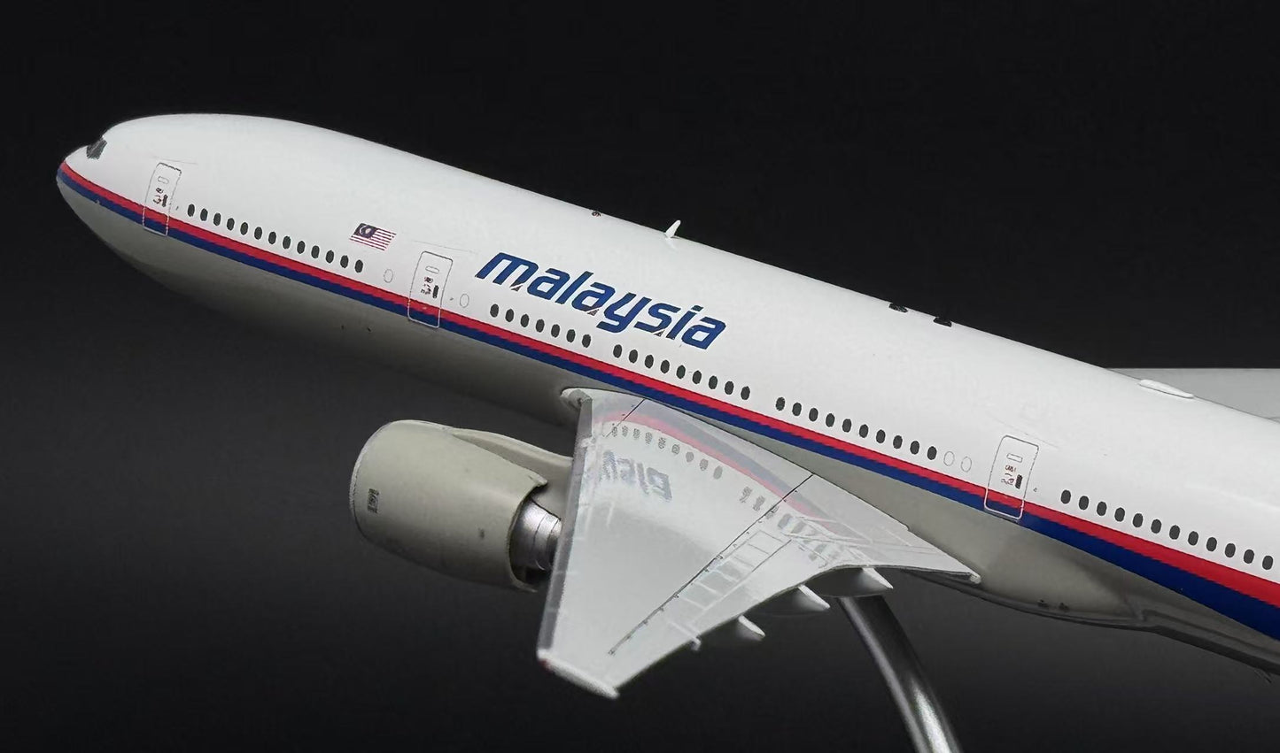 1:200 JC Wings* Malaysia Airlines B777-200ER 9M-MRQ Diecast Aircraft Model