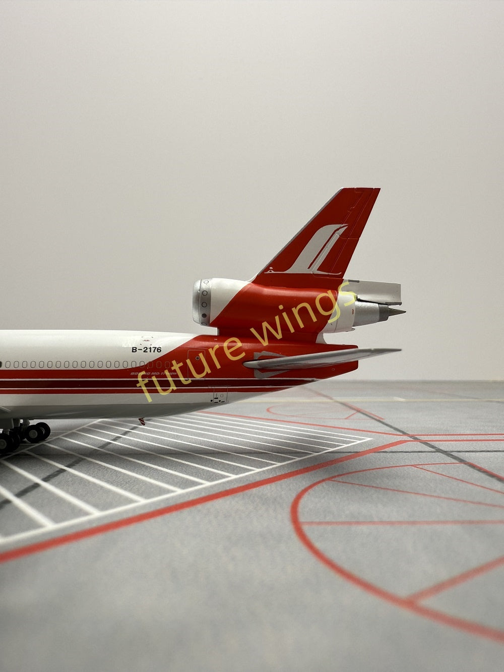 1:400 YY Wings Shanghai Airlines McDonnell MD-11 B-2176 B-2177 B-2178 B-2179 Aircraft Model+Free Tractor