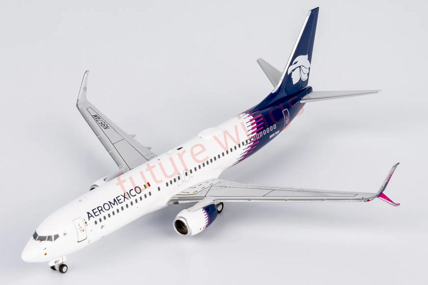 1:400 NG Models NG58247 AeroMexico B737-800/w N957AM Aircraft Model+Free Tractor